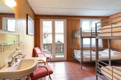 Lake Lodge Hostel
