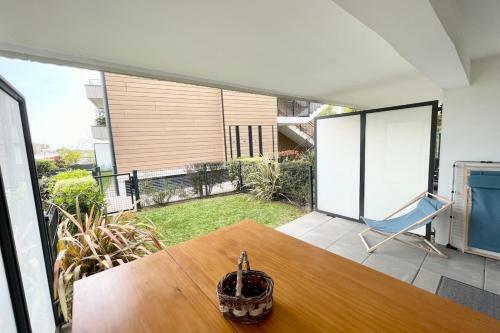 Apartamento T2 de Standing Port Et Plages � Pieds