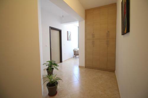 Erjon Apartments
