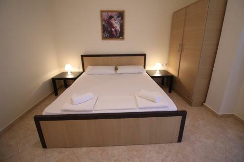 Erjon Apartments