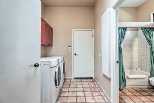 Adobe Mesa Home With Private Hot Tub And Patio!