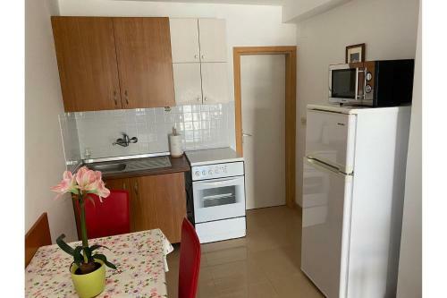 Apartment Nuka - One Bedroom Apartment With Terrace
