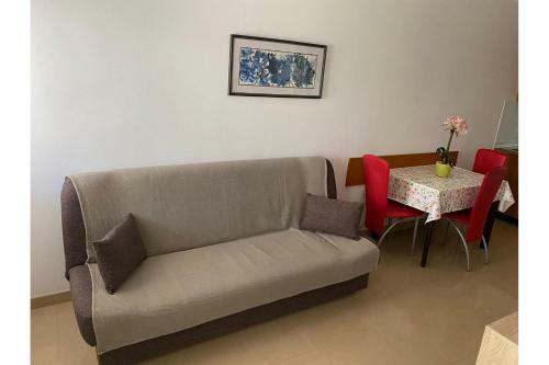 Apartment Nuka - One Bedroom Apartment With Terrace