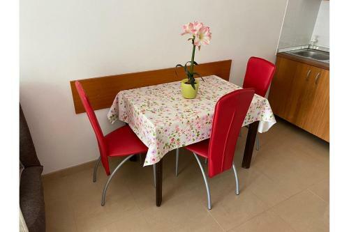 Apartment Nuka - One Bedroom Apartment With Terrace