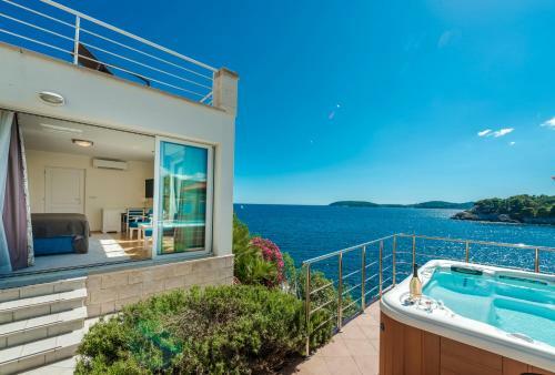 Villa K Dubrovnik - Five Bedroom Villa With Private Sea Access