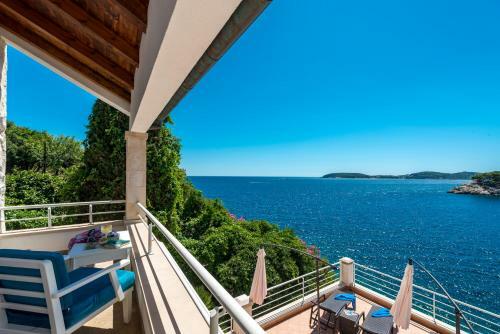 Villa K Dubrovnik - Five Bedroom Villa With Private Sea Access
