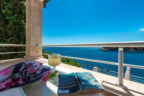 Villa K Dubrovnik - Five Bedroom Villa With Private Sea Access