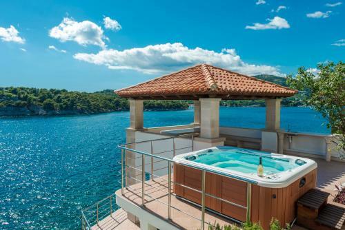 Villa K Dubrovnik - Five Bedroom Villa With Private Sea Access