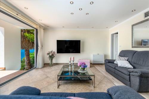 Villa K Dubrovnik - Five Bedroom Villa With Private Sea Access