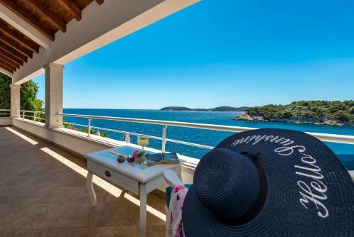 Villa K Dubrovnik - Five Bedroom Villa With Private Sea Access