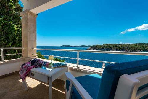 Villa K Dubrovnik - Five Bedroom Villa With Private Sea Access