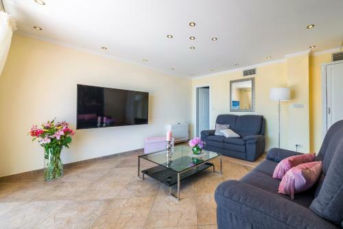 Villa K Dubrovnik - Five Bedroom Villa With Private Sea Access