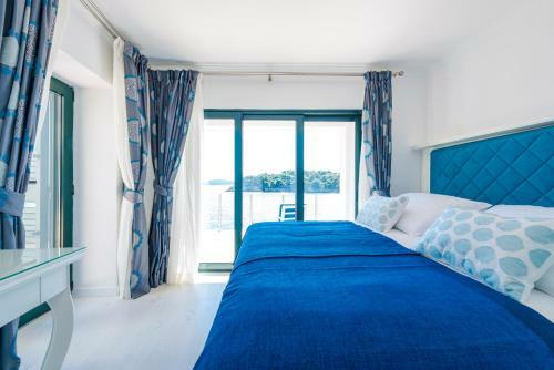 Villa K Dubrovnik - Five Bedroom Villa With Private Sea Access