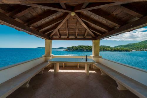 Villa K Dubrovnik - Five Bedroom Villa With Private Sea Access