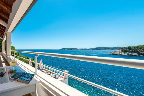 Villa K Dubrovnik - Five Bedroom Villa With Private Sea Access