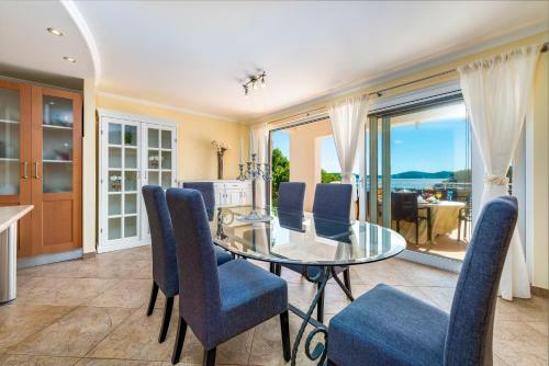 Villa K Dubrovnik - Five Bedroom Villa With Private Sea Access