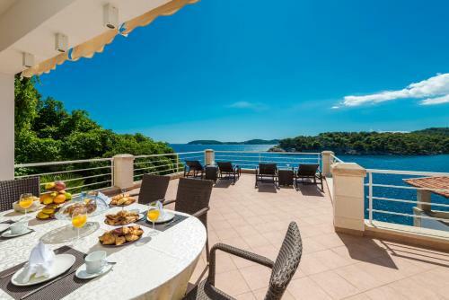 Villa K Dubrovnik - Five Bedroom Villa With Private Sea Access