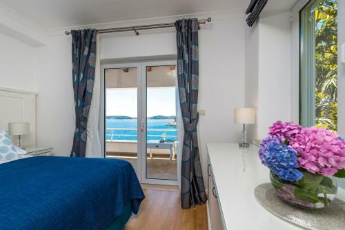 Villa K Dubrovnik - Five Bedroom Villa With Private Sea Access
