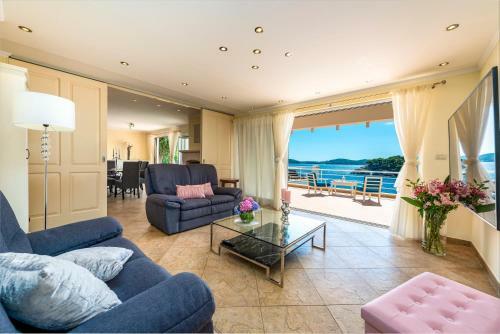 Villa K Dubrovnik - Five Bedroom Villa With Private Sea Access