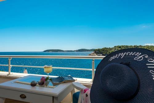 Villa K Dubrovnik - Five Bedroom Villa With Private Sea Access