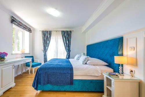 Villa K Dubrovnik - Five Bedroom Villa With Private Sea Access