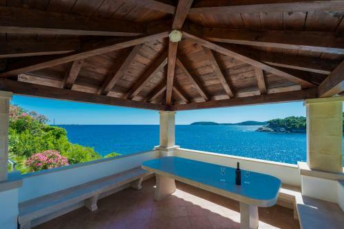 Villa K Dubrovnik - Five Bedroom Villa With Private Sea Access