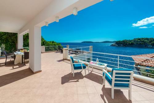 Villa K Dubrovnik - Five Bedroom Villa With Private Sea Access