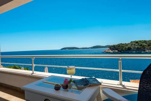 Villa K Dubrovnik - Five Bedroom Villa With Private Sea Access