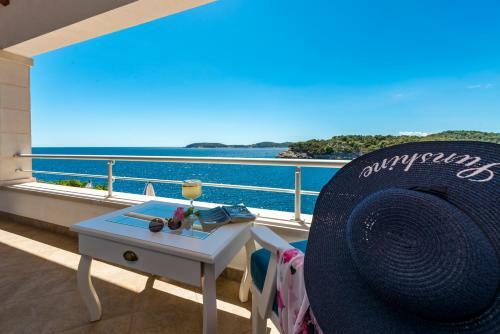 Villa K Dubrovnik - Five Bedroom Villa With Private Sea Access