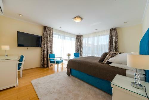 Villa K Dubrovnik - Five Bedroom Villa With Private Sea Access