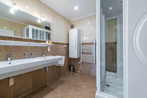 Villa K Dubrovnik - Five Bedroom Villa With Private Sea Access