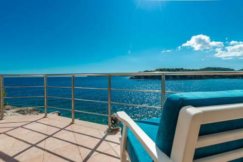 Villa K Dubrovnik - Five Bedroom Villa With Private Sea Access