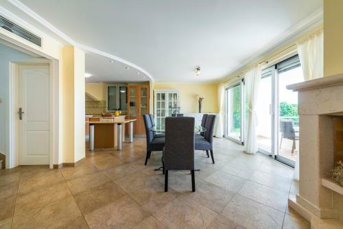 Villa K Dubrovnik - Five Bedroom Villa With Private Sea Access