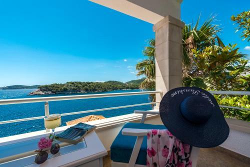 Villa K Dubrovnik - Five Bedroom Villa With Private Sea Access