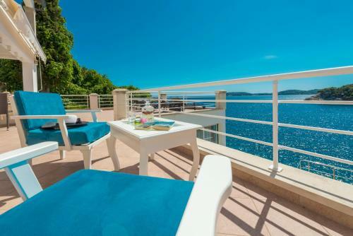 Villa K Dubrovnik - Five Bedroom Villa With Private Sea Access