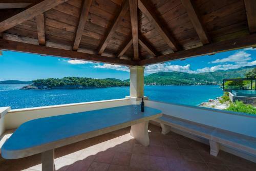 Villa K Dubrovnik - Five Bedroom Villa With Private Sea Access