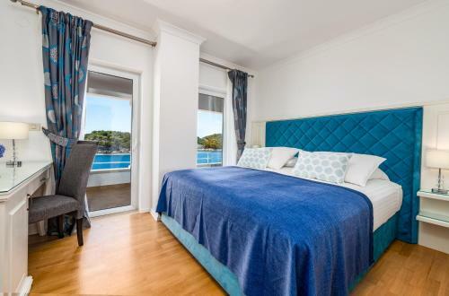 Villa K Dubrovnik - Five Bedroom Villa With Private Sea Access