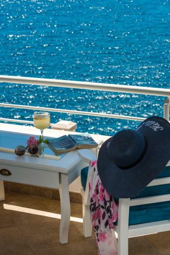 Villa K Dubrovnik - Five Bedroom Villa With Private Sea Access
