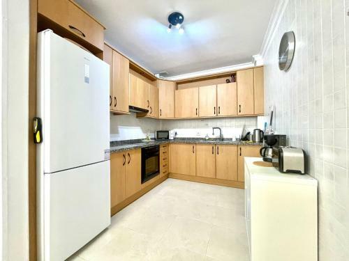 Apartamento Junto A Oceano, Terraza, Bbq En Playa Alcala