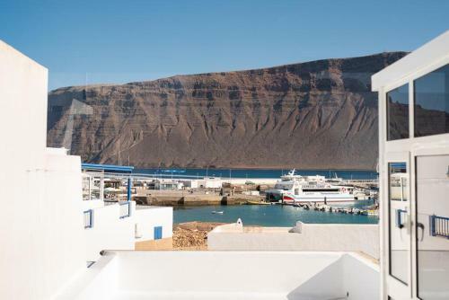 Villa En Primera Linea Del Mar En La Graciosa