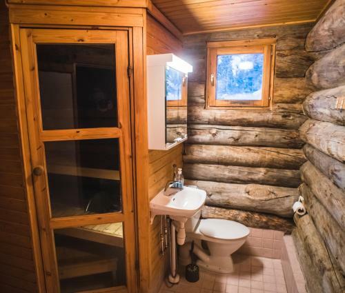 Arctic Log Cabins