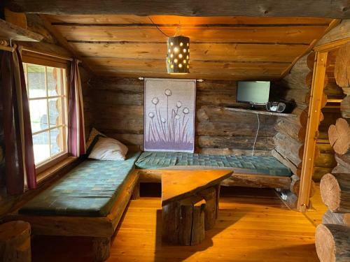 Arctic Log Cabins