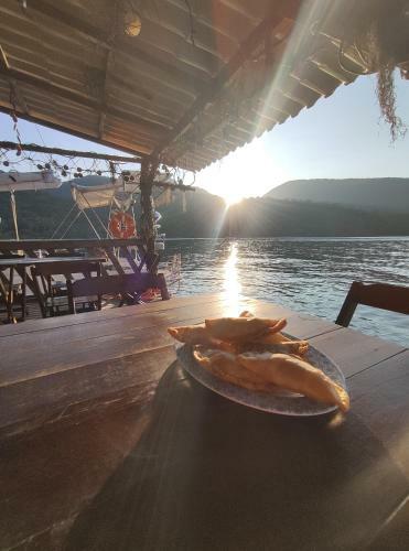 Veleiro Anemoi Sailing Em Angra Dos Reis E Ilha Grande
