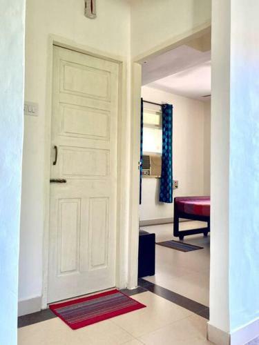 Comfortable 1bhk Apartment With Pool Candolim By Casa Stay