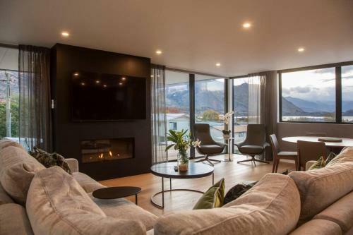 Luxury Wanaka Villa- Stunning Views-walk To Town