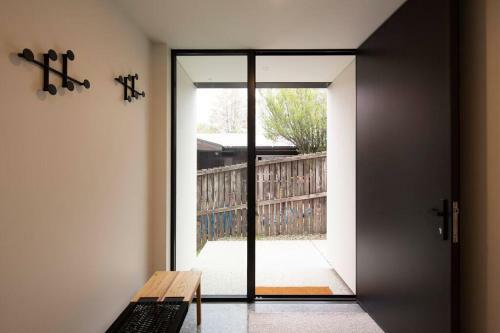 Luxury Wanaka Villa- Stunning Views-walk To Town