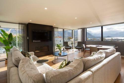 Luxury Wanaka Villa- Stunning Views-walk To Town
