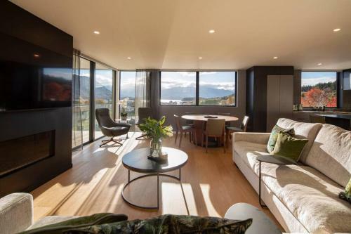 Luxury Wanaka Villa- Stunning Views-walk To Town