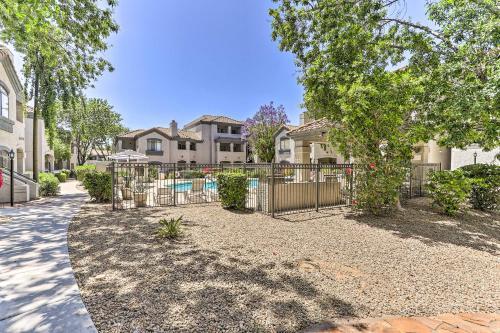 Apartamento Elegant Scottsdale Condo With Balcony And Pool!