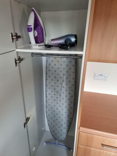 4 Bed 2 Bathroom House With Garden And Parking